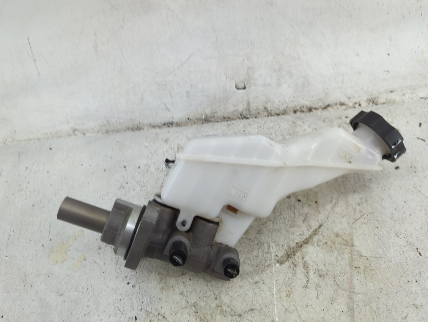 2020-2022 Hyundai Palisade Brake Master Cylinder 1490504 - Oemusedautoparts1.com