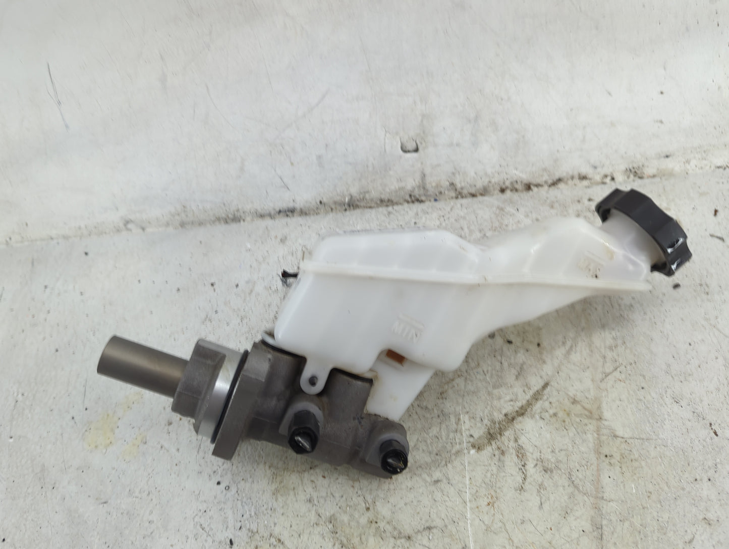 2020-2022 Hyundai Palisade Brake Master Cylinder 1490504 - Oemusedautoparts1.com