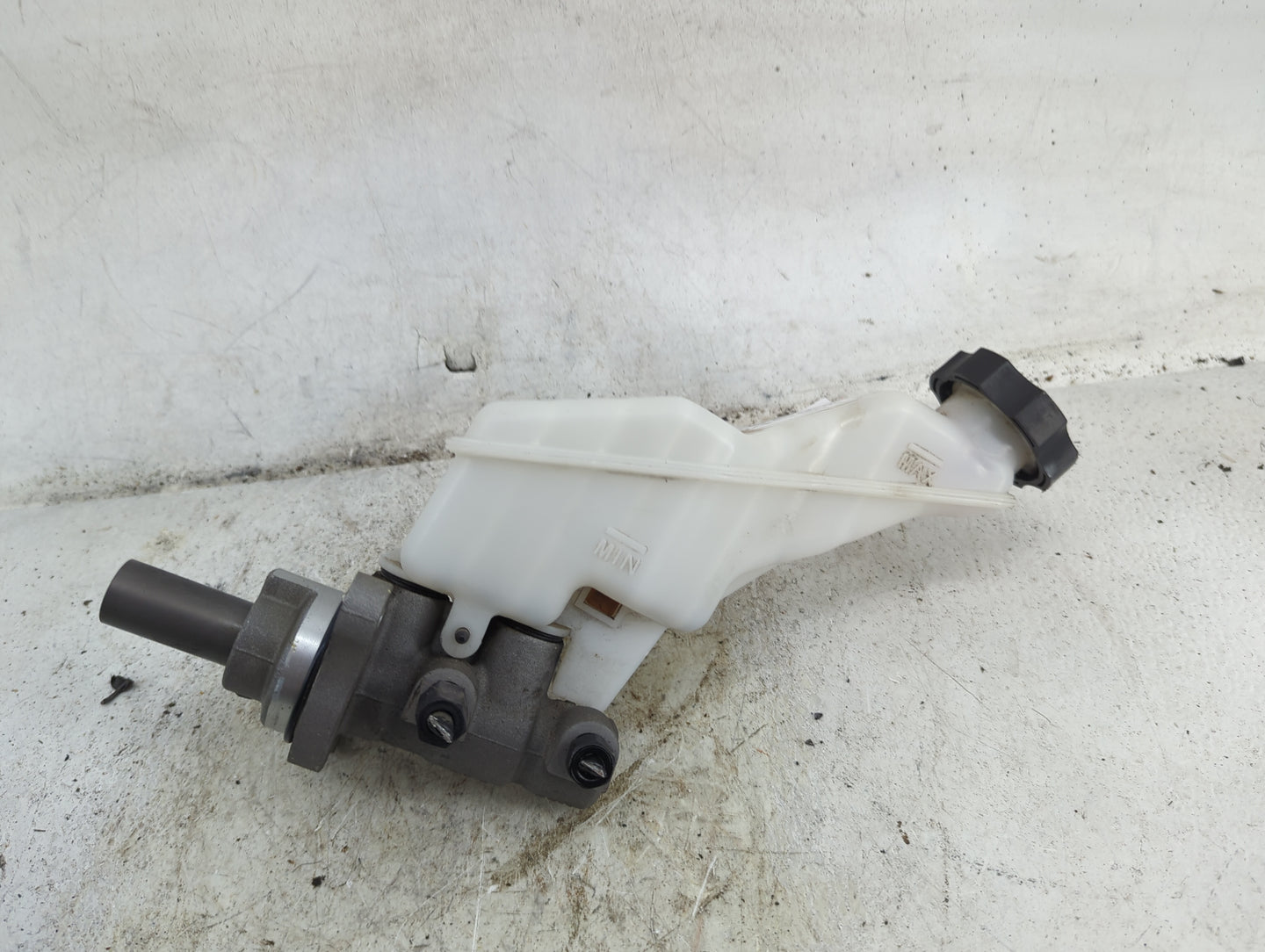 2020-2022 Hyundai Palisade Brake Master Cylinder 1490545 - Oemusedautoparts1.com