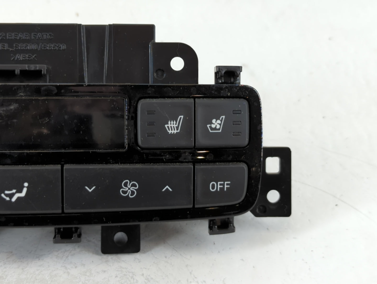 2022 Hyundai Palisade Climate Control Module Temperature AC/Heater Replacement P/N:97950-S8500 Fits OEM Used Auto Parts - Oe