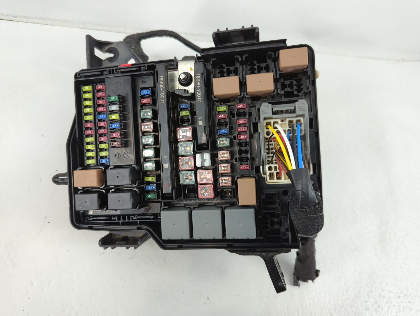 2020-2022 Hyundai Palisade Fusebox Fuse Box Panel Relay Module P/N:91956-S8021 Fits Fits 2020 2021 2022 OEM Used Auto Parts 