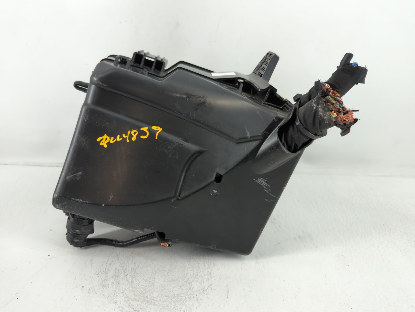 2020-2022 Hyundai Palisade Fusebox Fuse Box Panel Relay Module P/N:91956-S8021 Fits Fits 2020 2021 2022 OEM Used Auto Parts 