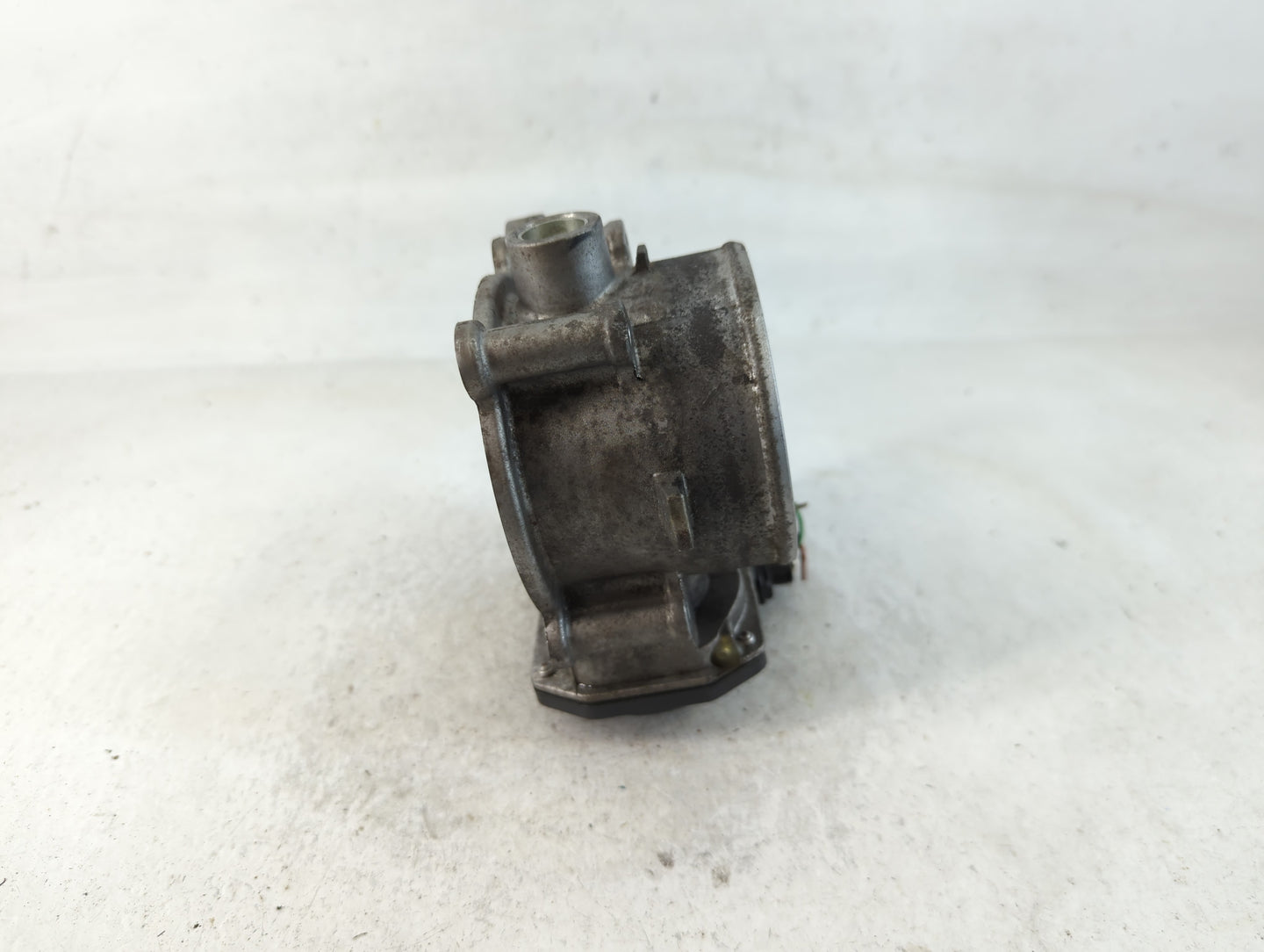 2020-2022 Hyundai Palisade Throttle Body P/N:35100-2L100 Fits Fits 2017 2018 2019 2020 2021 2022 OEM Used Auto Parts - Oemus