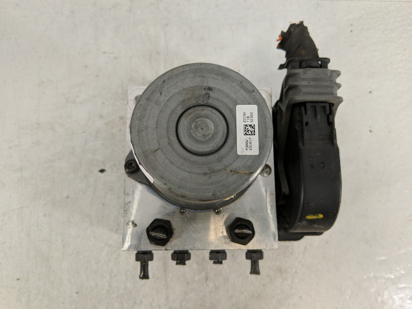 2022 Hyundai Santa Cruz ABS Pump Control Module Replacement P/N:58910-K5200 Fits OEM Used Auto Parts - Oemusedautoparts1.com