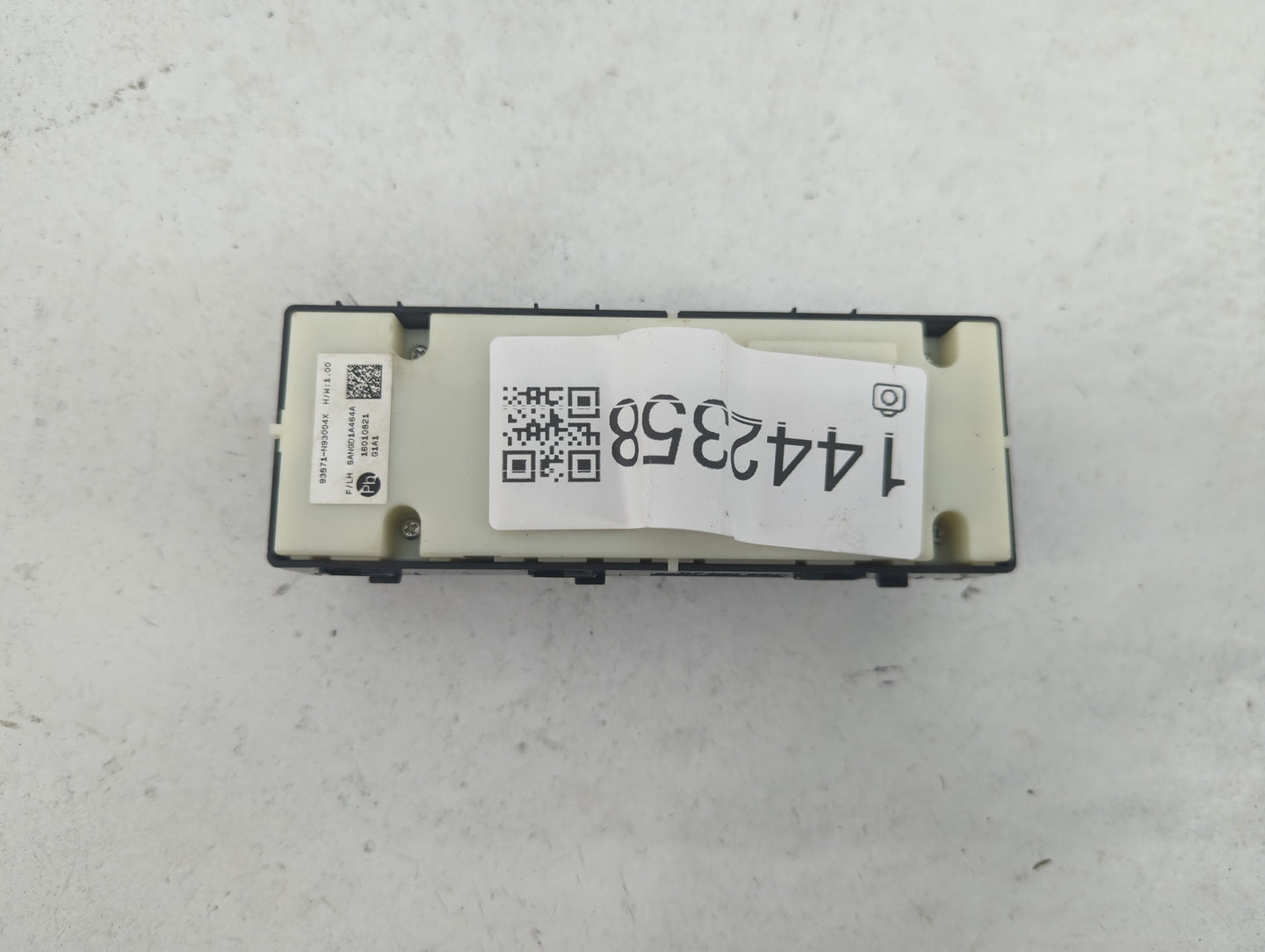 2022 Hyundai Santa Cruz Master Power Window Switch Replacement Driver Side Left P/N:93571-N93004X SANGD1A464A Fits OEM Used 