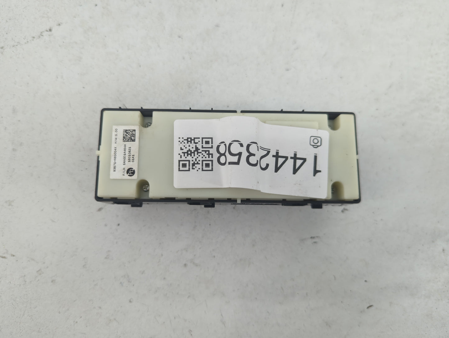 2022 Hyundai Santa Cruz Master Power Window Switch Replacement Driver Side Left P/N:93571-N93004X SANGD1A464A Fits OEM Used 