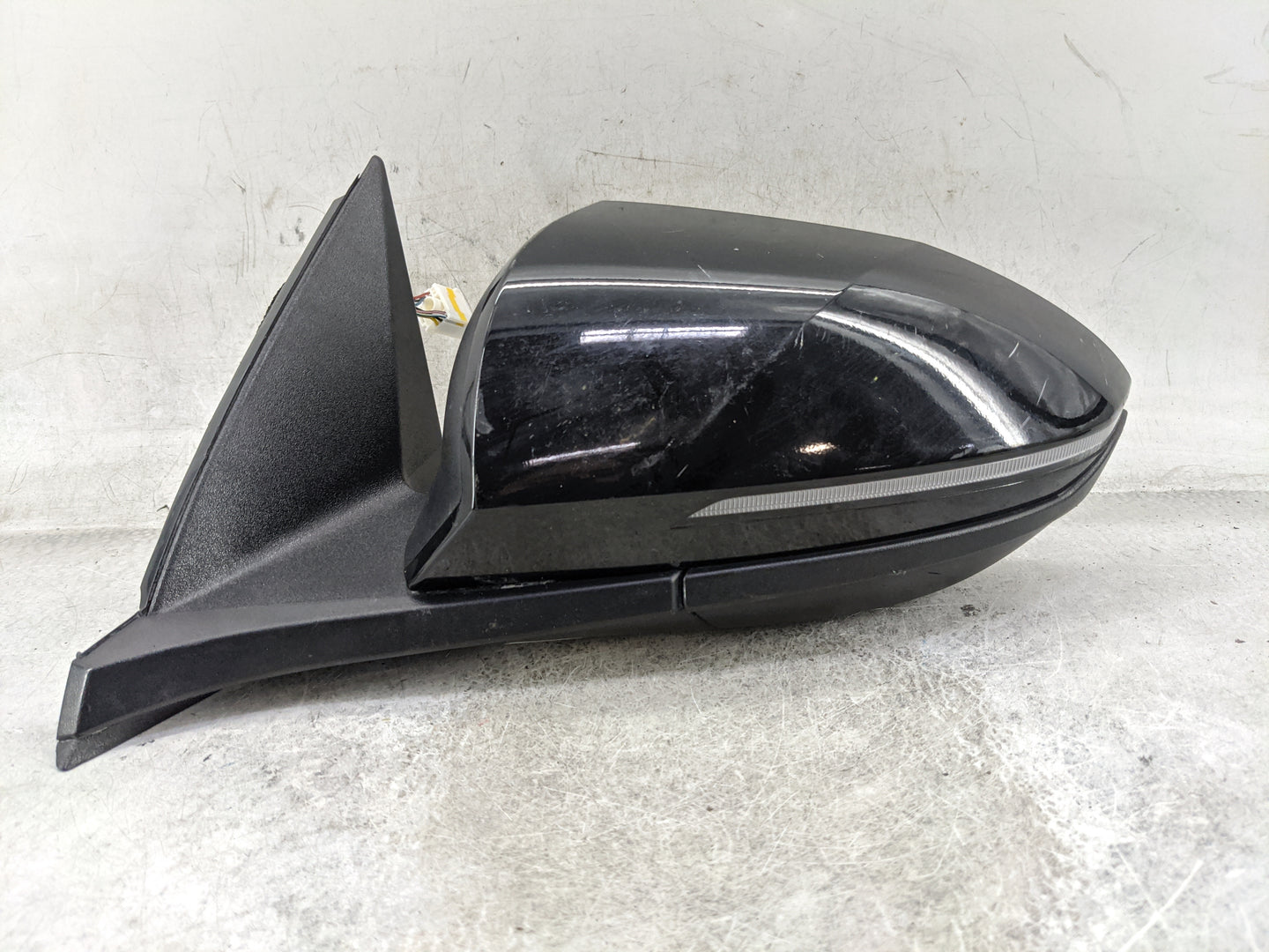 2022 Hyundai Santa Cruz Driver Side View Mirror - Left Door Mirror OEM Used - Oemusedautoparts1.com