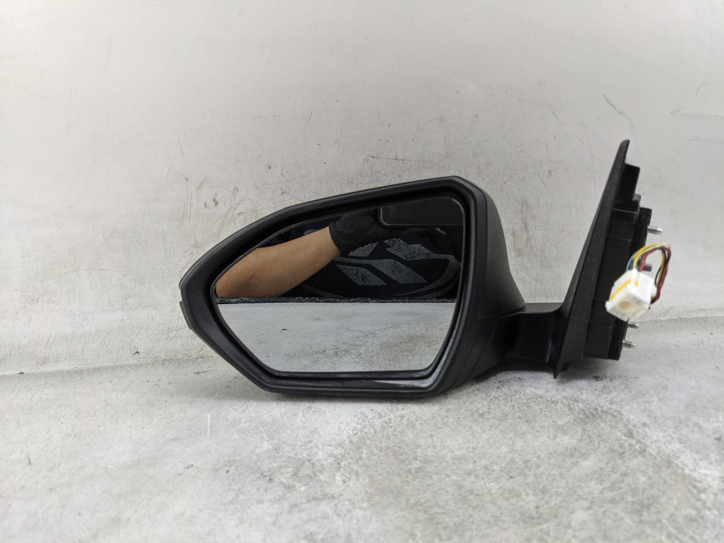 2022 Hyundai Santa Cruz Driver Side View Mirror - Left Door Mirror OEM Used - Oemusedautoparts1.com