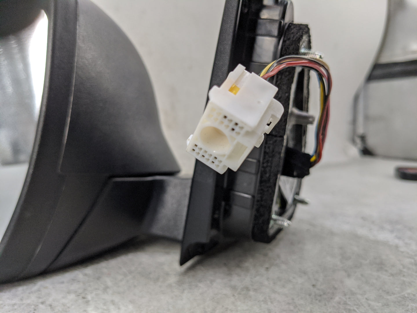 2022 Hyundai Santa Cruz Driver Side View Mirror - Left Door Mirror OEM Used - Oemusedautoparts1.com