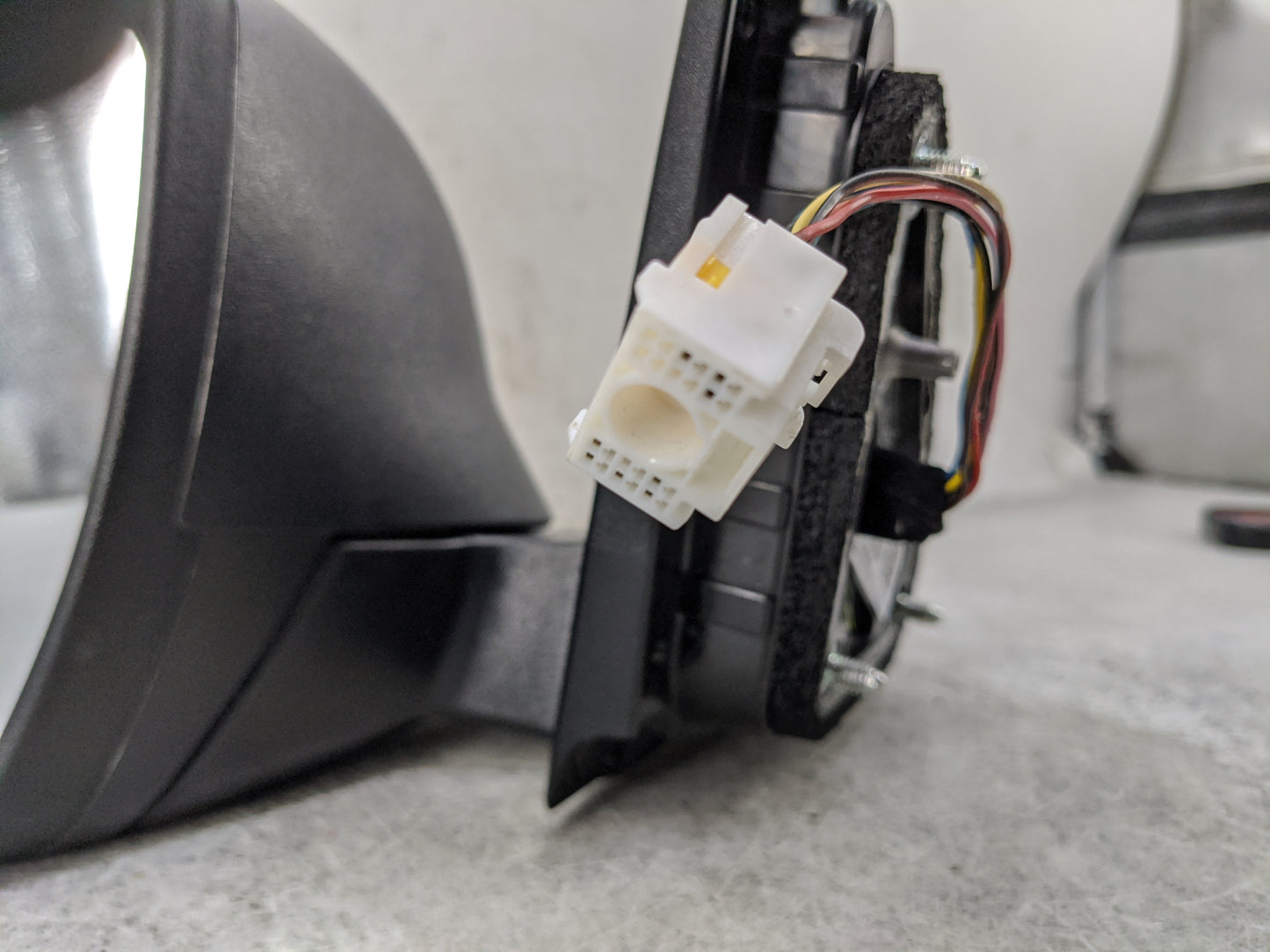 2022 Hyundai Santa Cruz Driver Side View Mirror - Left Door Mirror OEM Used - Oemusedautoparts1.com