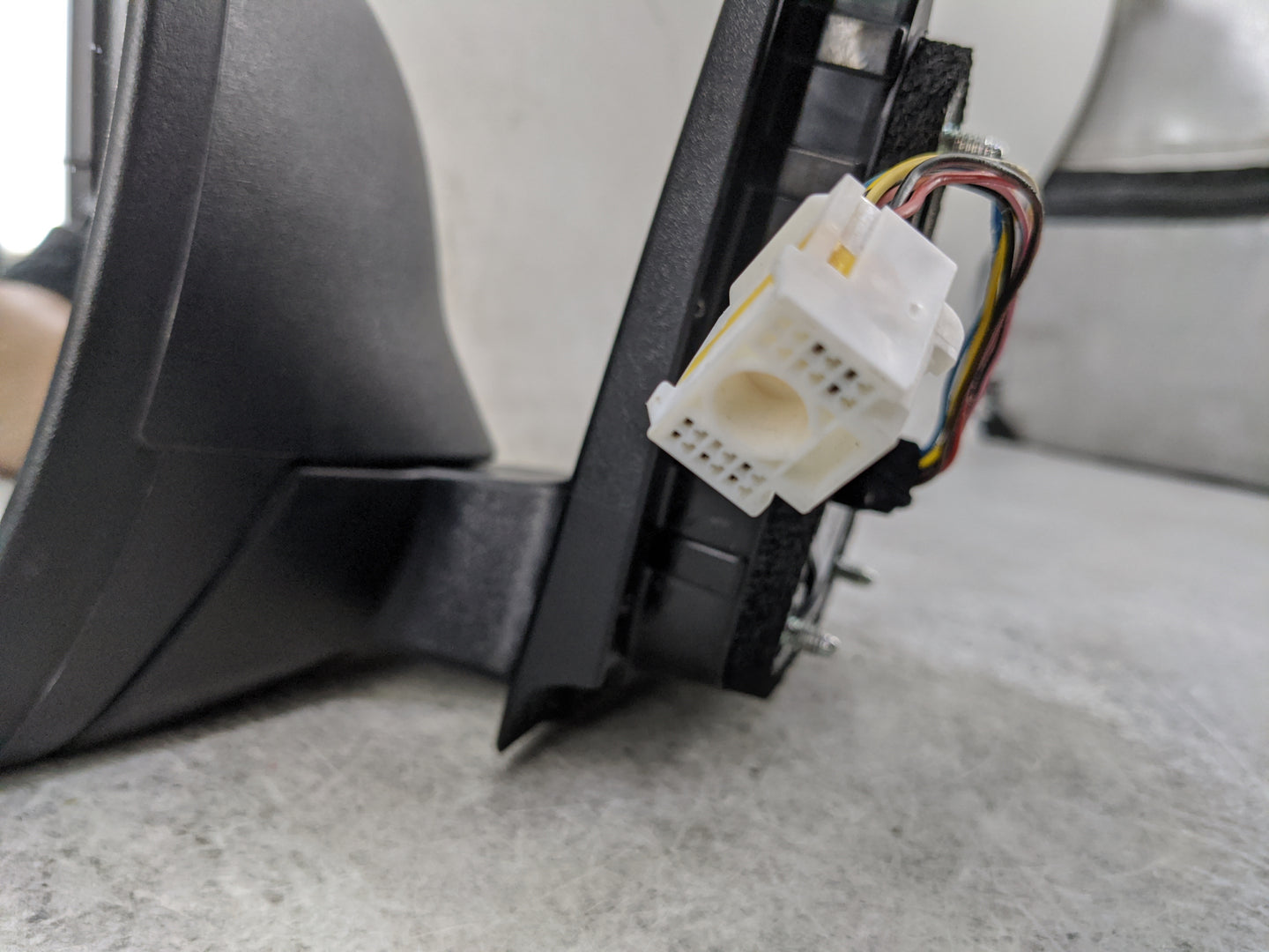 2022 Hyundai Santa Cruz Driver Side View Mirror - Left Door Mirror OEM Used - Oemusedautoparts1.com