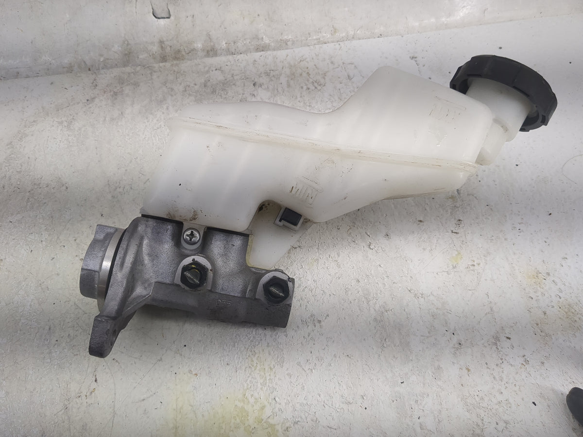 2022 Hyundai Santa Cruz Brake Master Cylinder - Oemusedautoparts1.com