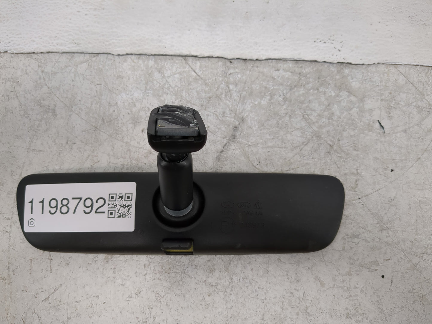 2021 Hyundai Santa Fe Interior Rear View Mirror Replacement OEM P/N:E11048973 Fits Fits 2020 2022 OEM Used Auto Parts - Oemu