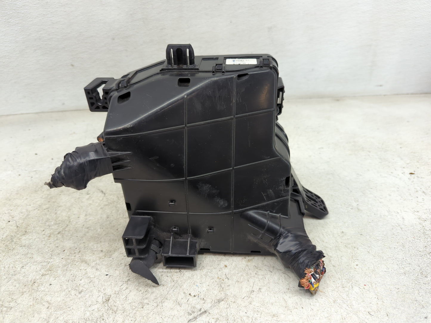 2021 Hyundai Santa Fe Fusebox Fuse Box Panel Relay Module P/N:91210S2122TD 18980-10040, 18980-10020 Fits OEM Used Auto Parts