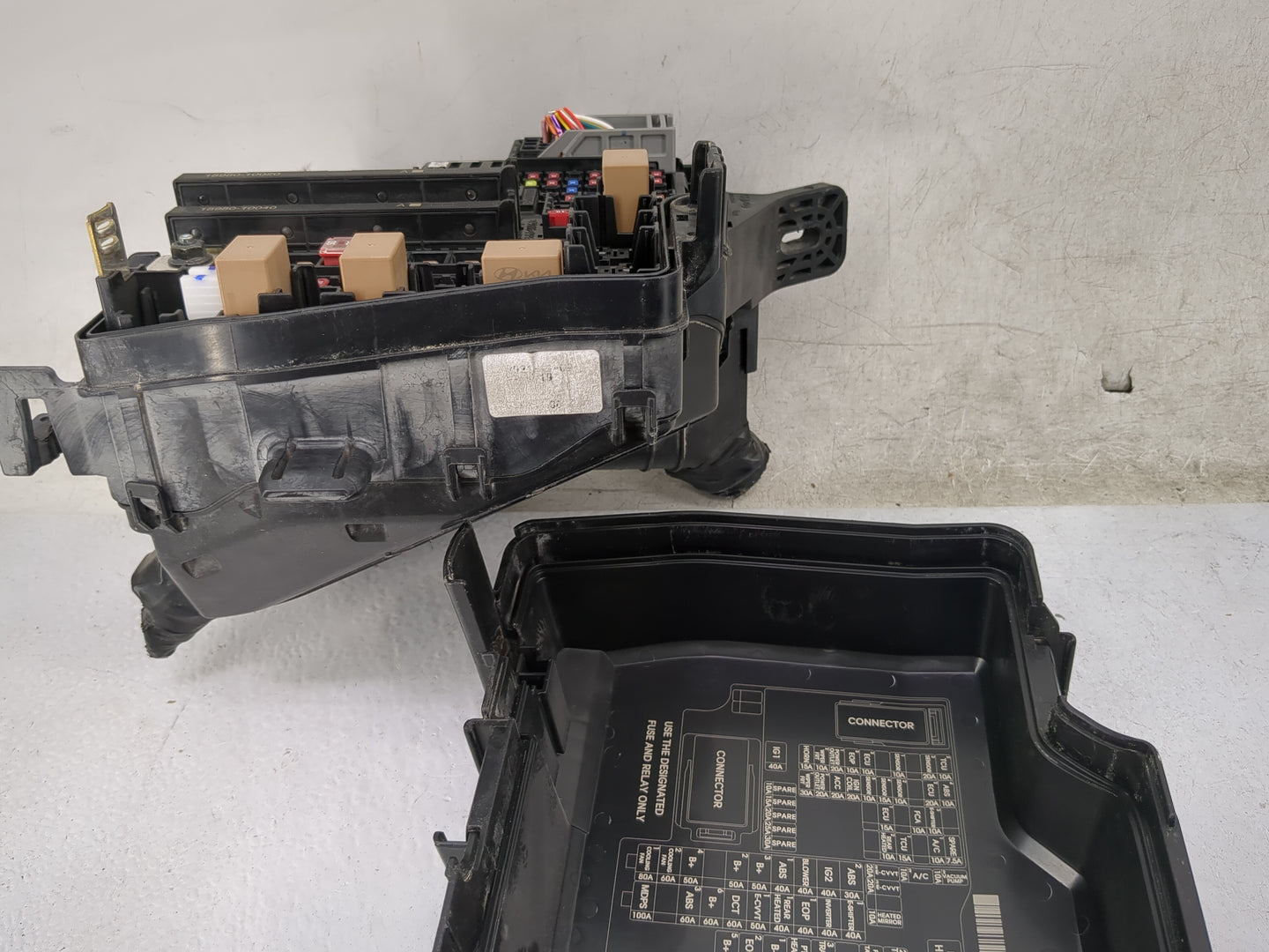 2021 Hyundai Santa Fe Fusebox Fuse Box Panel Relay Module P/N:91959-S1200 91956-S2120, 18980-10020, 18980-10040 Fits OEM Use
