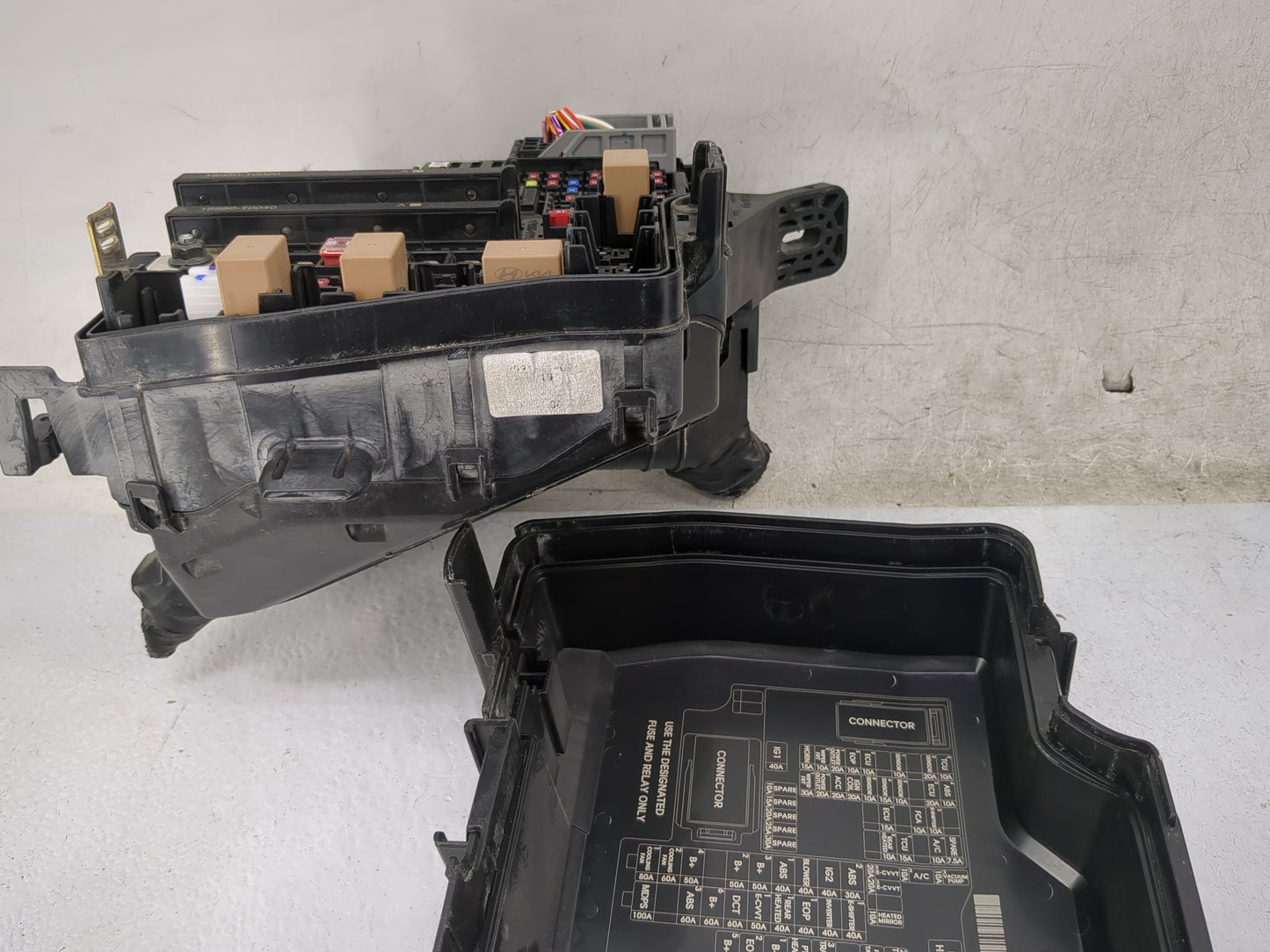 2021 Hyundai Santa Fe Fusebox Fuse Box Panel Relay Module P/N:91959-S1200 91956-S2120, 18980-10020, 18980-10040 Fits OEM Use
