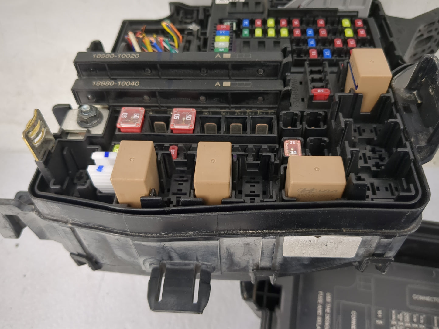 2021 Hyundai Santa Fe Fusebox Fuse Box Panel Relay Module P/N:91959-S1200 91956-S2120, 18980-10020, 18980-10040 Fits OEM Use