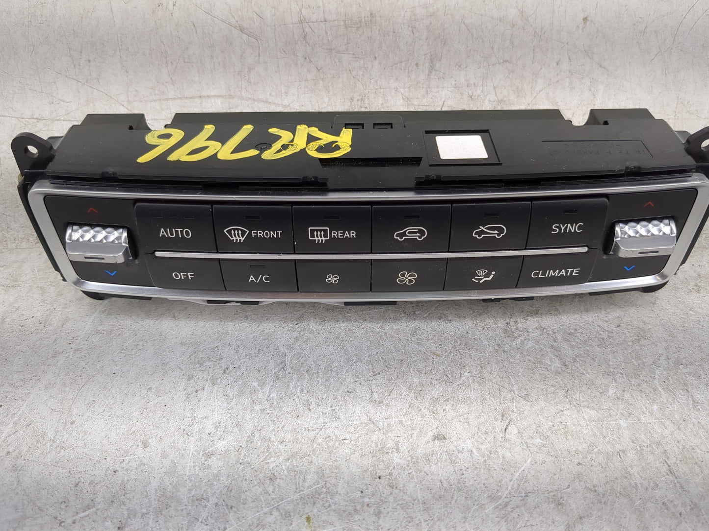 2022 Hyundai Santa Fe Climate Control Module Temperature AC/Heater Replacement P/N:97250-S2JA0 Fits OEM Used Auto Parts - Oe
