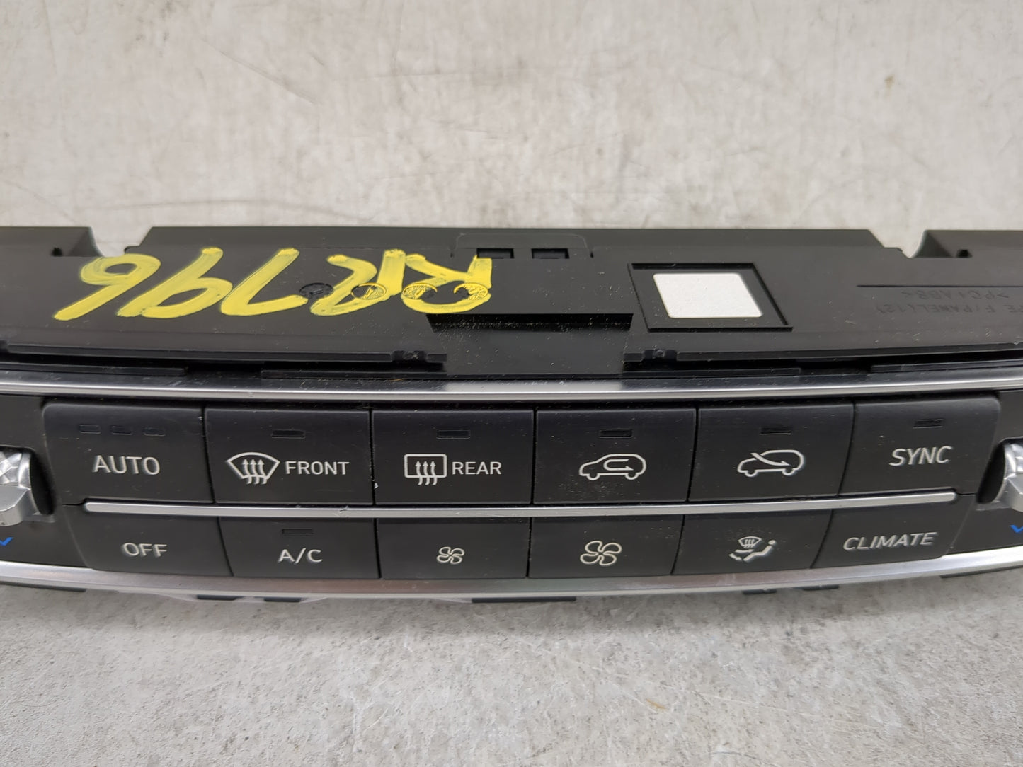 2022 Hyundai Santa Fe Climate Control Module Temperature AC/Heater Replacement P/N:97250-S2JA0 Fits OEM Used Auto Parts - Oe