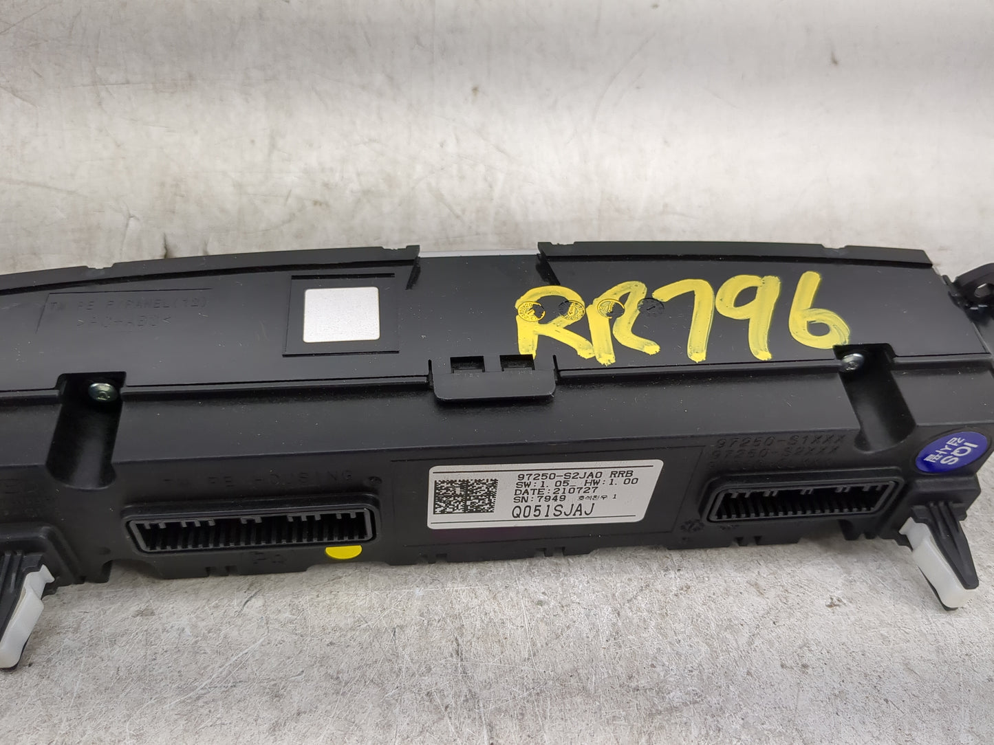 2022 Hyundai Santa Fe Climate Control Module Temperature AC/Heater Replacement P/N:97250-S2JA0 Fits OEM Used Auto Parts - Oe