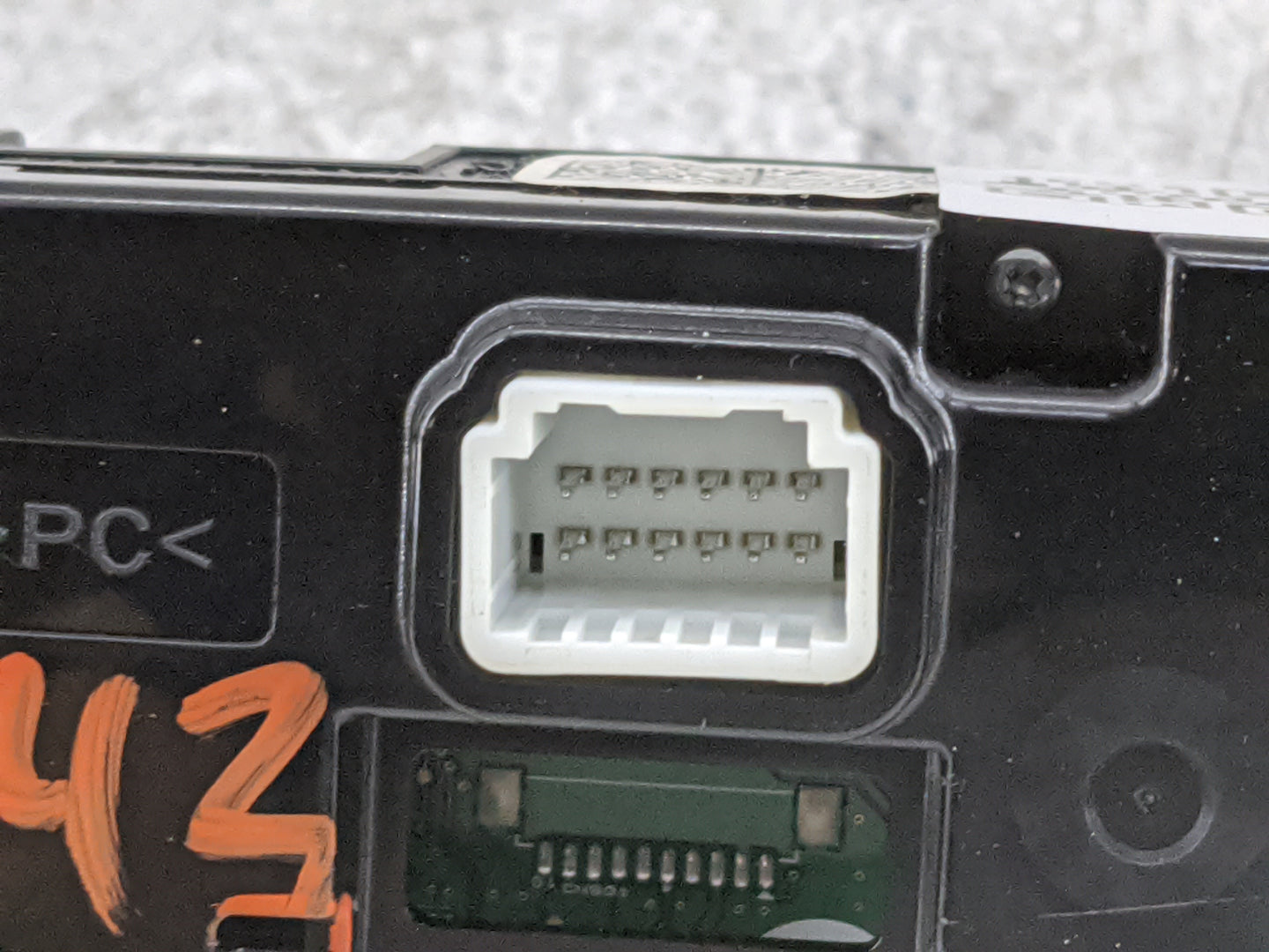 2022 Hyundai Santa Fe Radio Control Panel - Oemusedautoparts1.com
