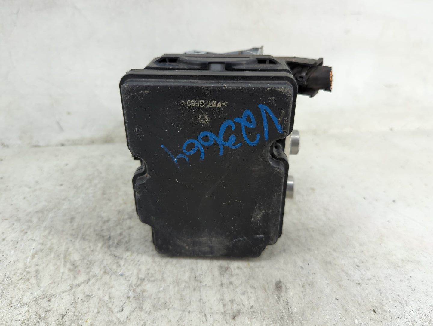 2021 Hyundai Santa Fe ABS Pump Control Module Replacement P/N:58900-S2DA0 58920-S1100 Fits OEM Used Auto Parts - Oemusedauto