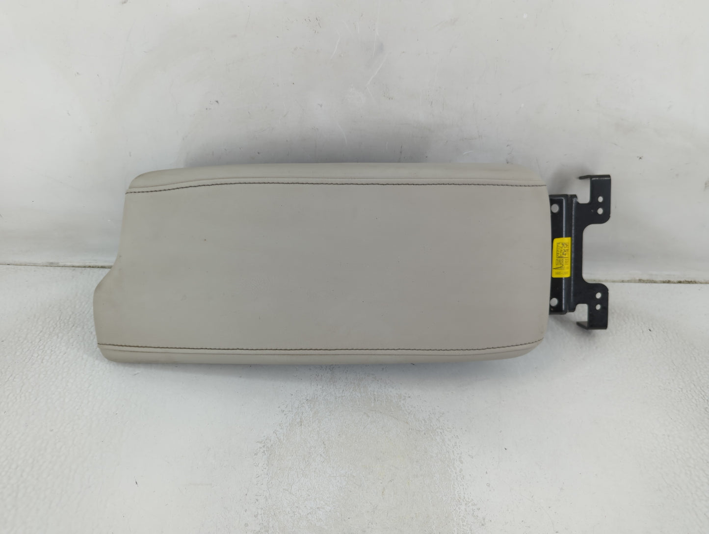 2020-2022 Hyundai Sonata Center Console Armrest Cover Lid P/N:84660-L1000REY Fits Fits 2020 2021 2022 OEM Used Auto Parts - 