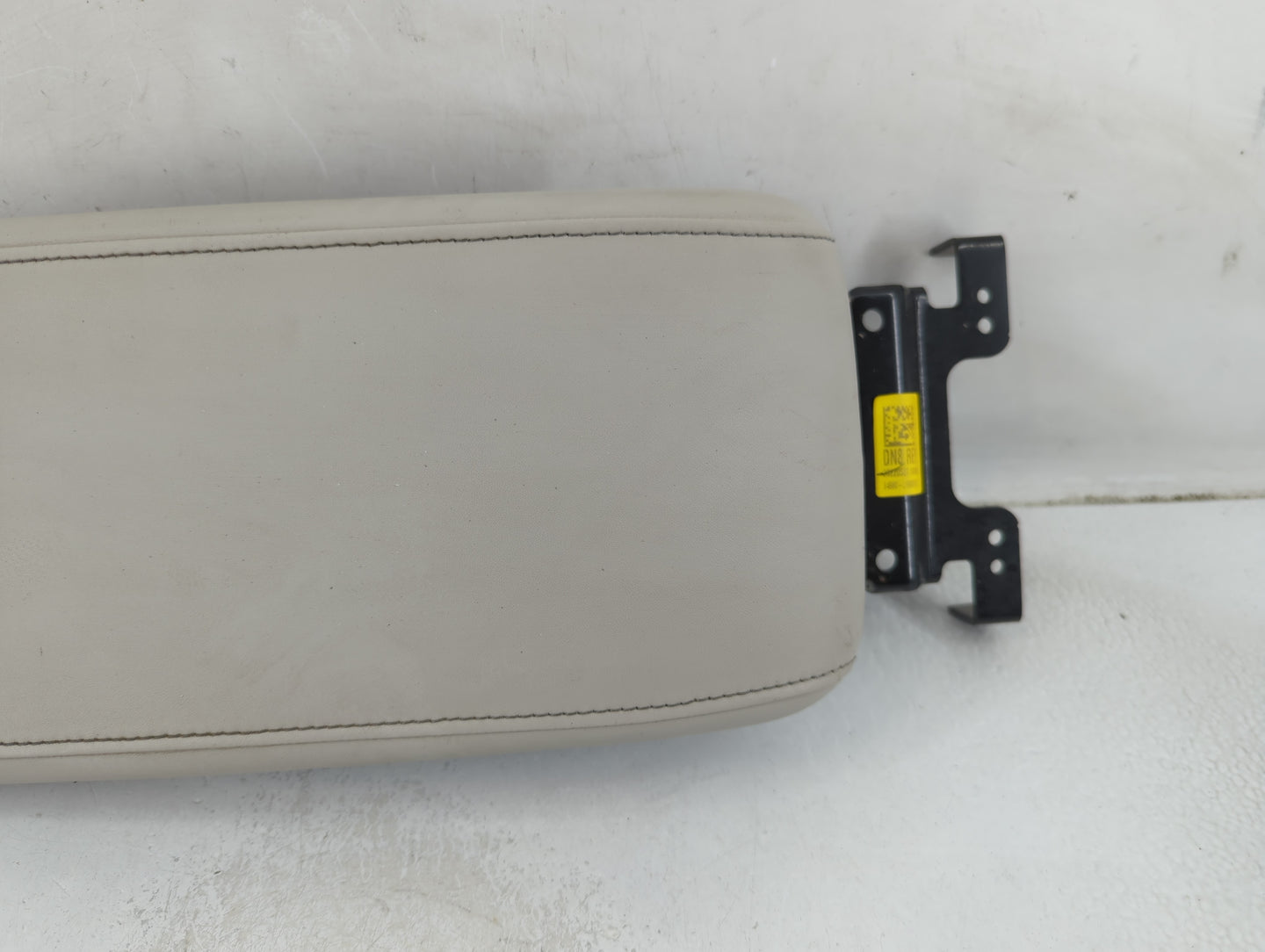2020-2022 Hyundai Sonata Center Console Armrest Cover Lid P/N:84660-L1000REY Fits Fits 2020 2021 2022 OEM Used Auto Parts - 