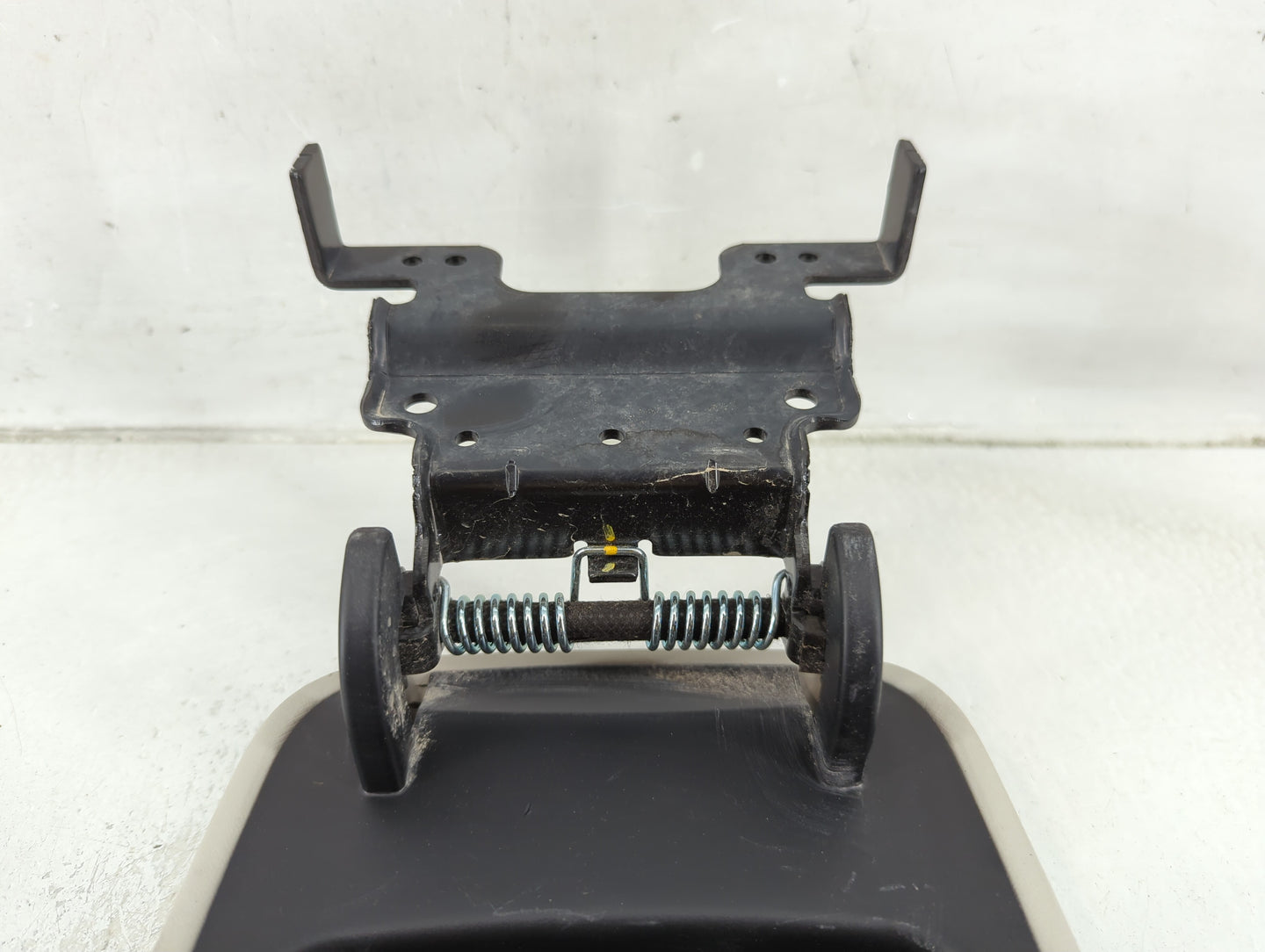 2020-2022 Hyundai Sonata Center Console Armrest Cover Lid P/N:84660-L1000REY Fits Fits 2020 2021 2022 OEM Used Auto Parts - 