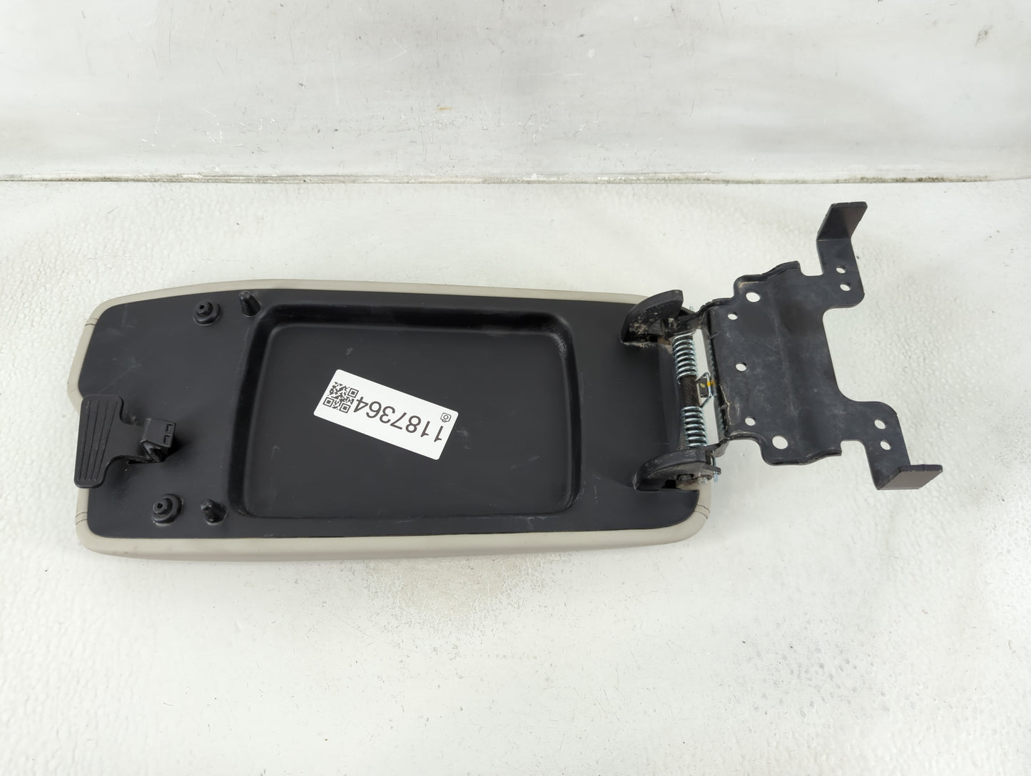 2020-2022 Hyundai Sonata Center Console Armrest Cover Lid P/N:84660-L1000REY Fits Fits 2020 2021 2022 OEM Used Auto Parts - 