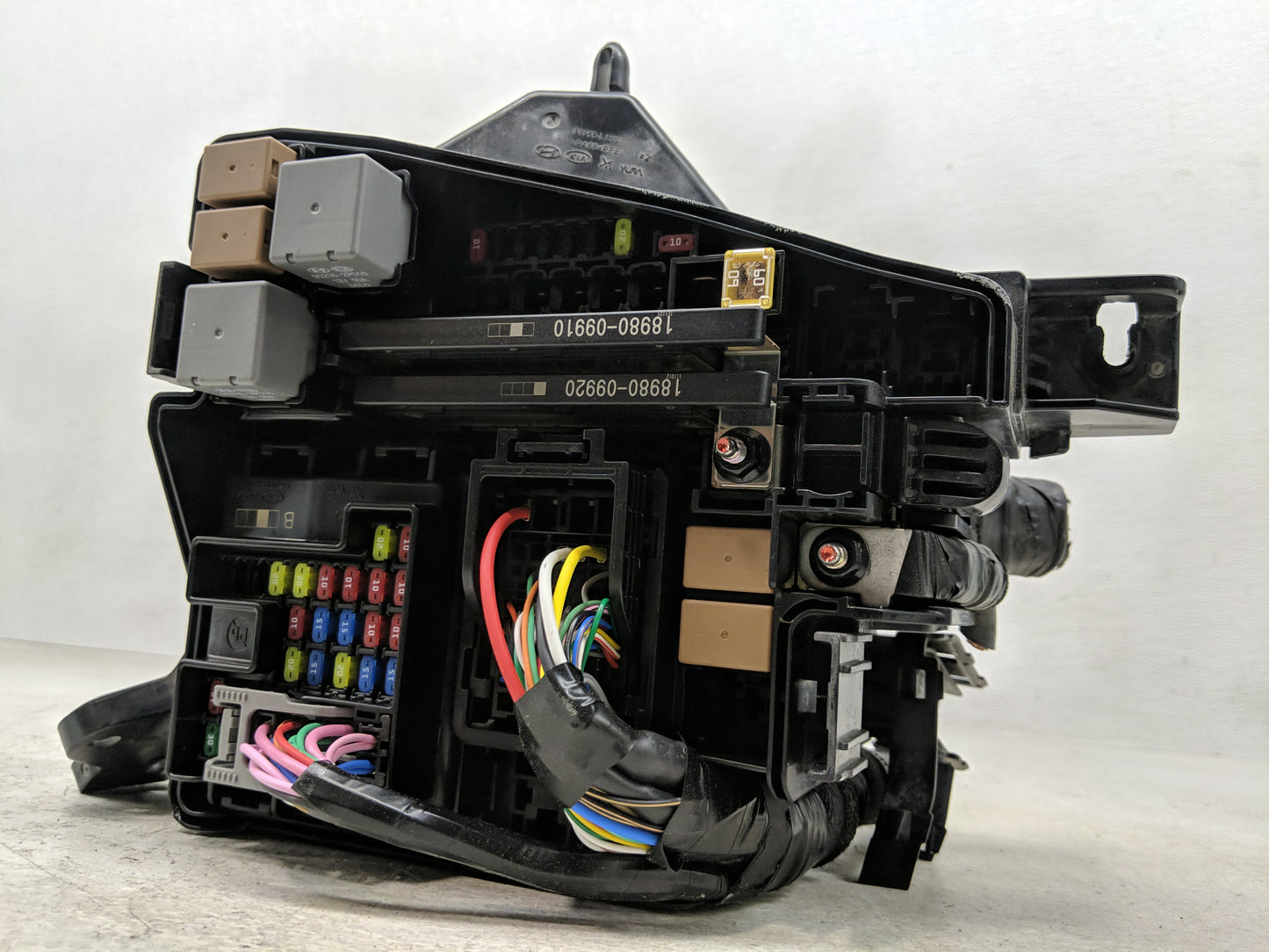 2020-2023 Hyundai Sonata Fusebox Fuse Box Panel Relay Module P/N:91215-L1010 Fits Fits 2020 2021 2022 2023 OEM Used Auto Par