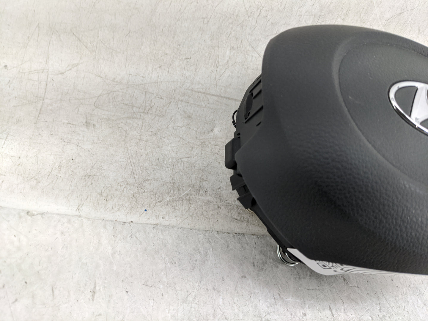 2020-2023 Hyundai Sonata Air Bag Driver Left Steering Wheel Mounted Fits Fits 2020 2021 2022 2023 OEM Used Auto Parts - Oemu