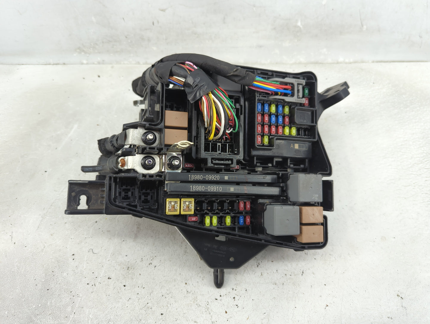 2020-2023 Hyundai Sonata Fusebox Fuse Box Panel Relay Module P/N:18980-09910 18980-09920 Fits Fits 2020 2021 2022 2023 OEM U