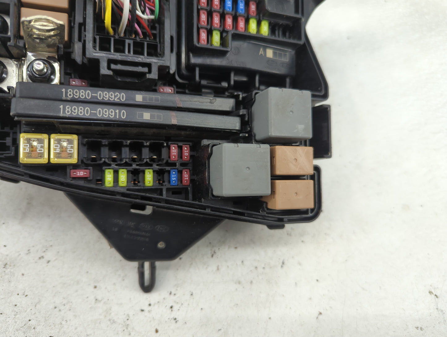 2020-2023 Hyundai Sonata Fusebox Fuse Box Panel Relay Module P/N:18980-09910 18980-09920 Fits Fits 2020 2021 2022 2023 OEM U