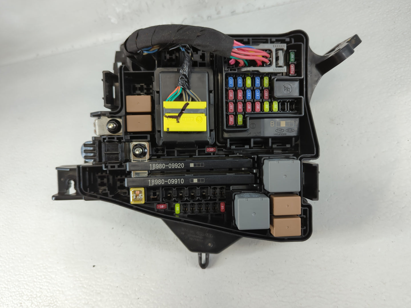 2020-2023 Hyundai Sonata Fusebox Fuse Box Panel Relay Module P/N:Z52648527 Fits Fits 2020 2021 2022 2023 OEM Used Auto Parts