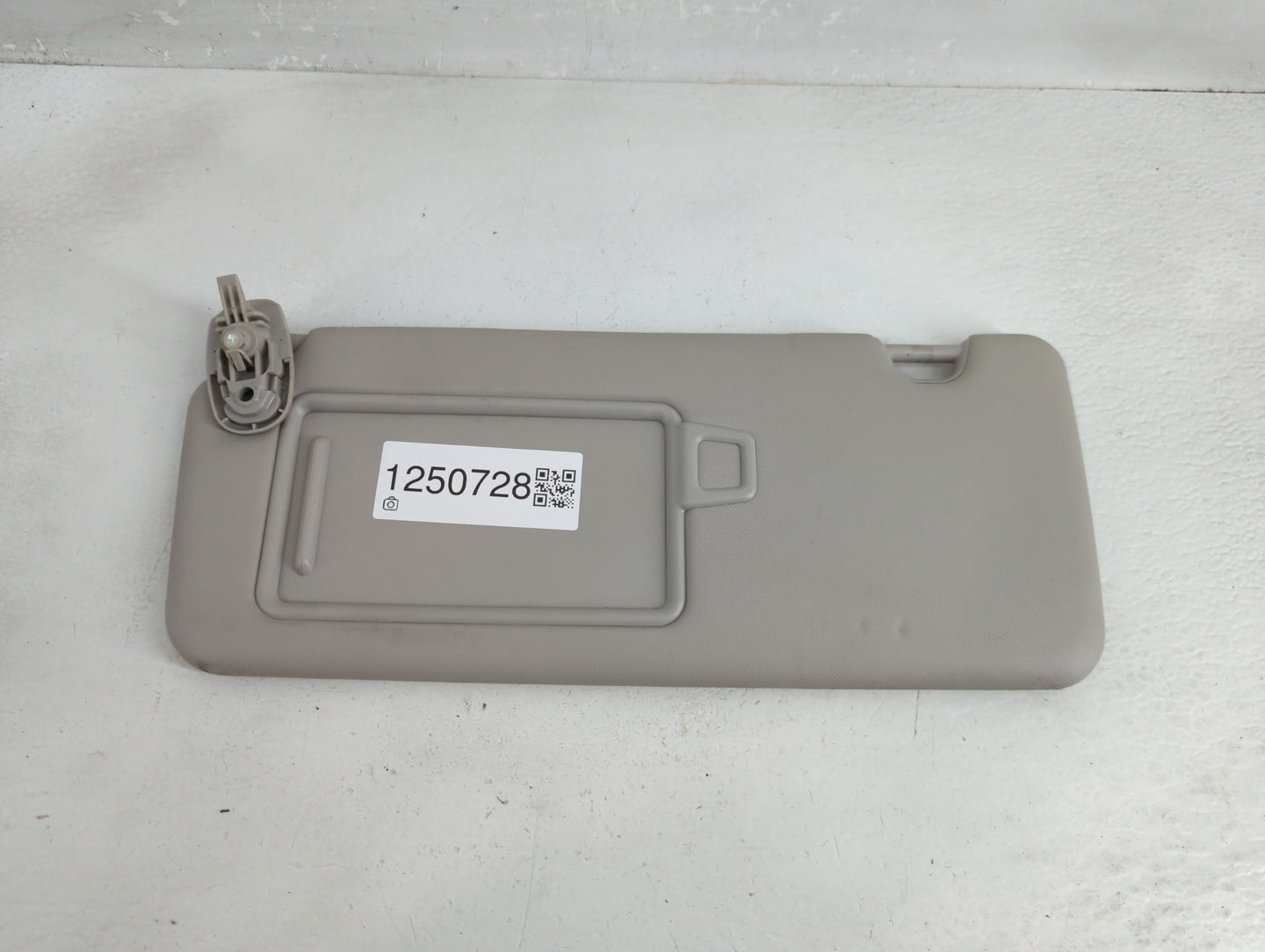 2022 Hyundai Tucson Sun Visor Shade Replacement Driver Left Mirror Fits OEM Used Auto Parts - Oemusedautoparts1.com