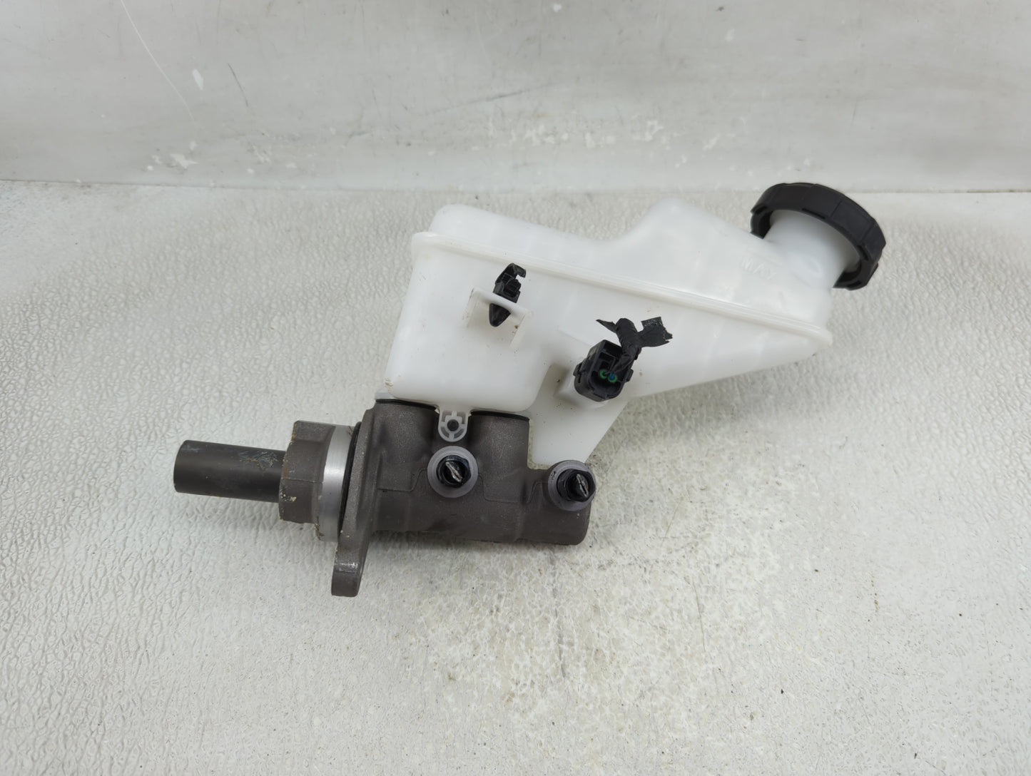 2022-2022 Hyundai Tucson Brake Master Cylinder 1311304 - Oemusedautoparts1.com