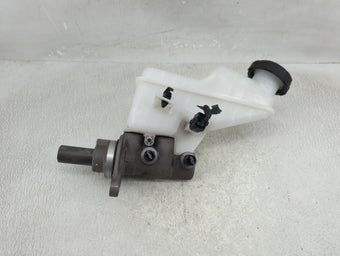 compare product 2022-2022 Hyundai Tucson Brake Master Cylinder 1311304