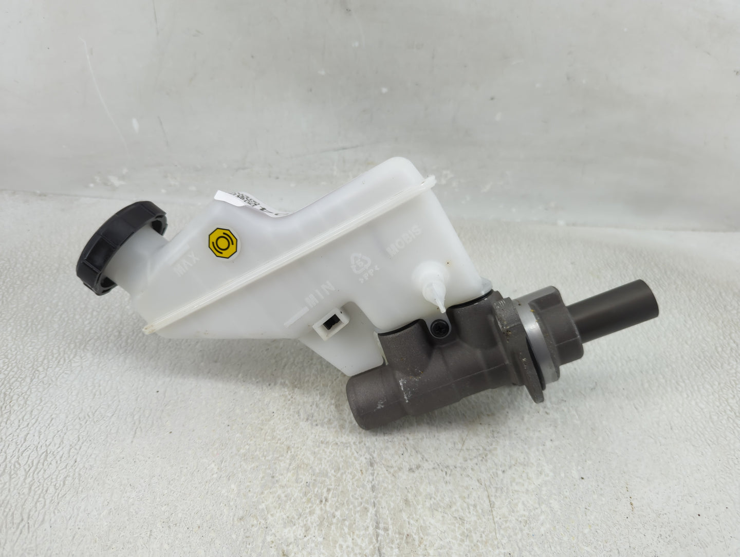 2022-2022 Hyundai Tucson Brake Master Cylinder 1311304 - Oemusedautoparts1.com