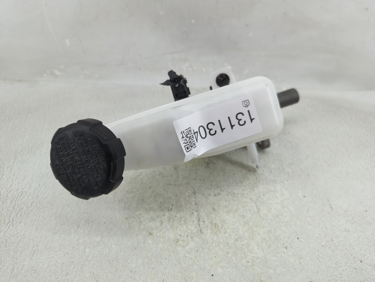 2022-2022 Hyundai Tucson Brake Master Cylinder 1311304 - Oemusedautoparts1.com