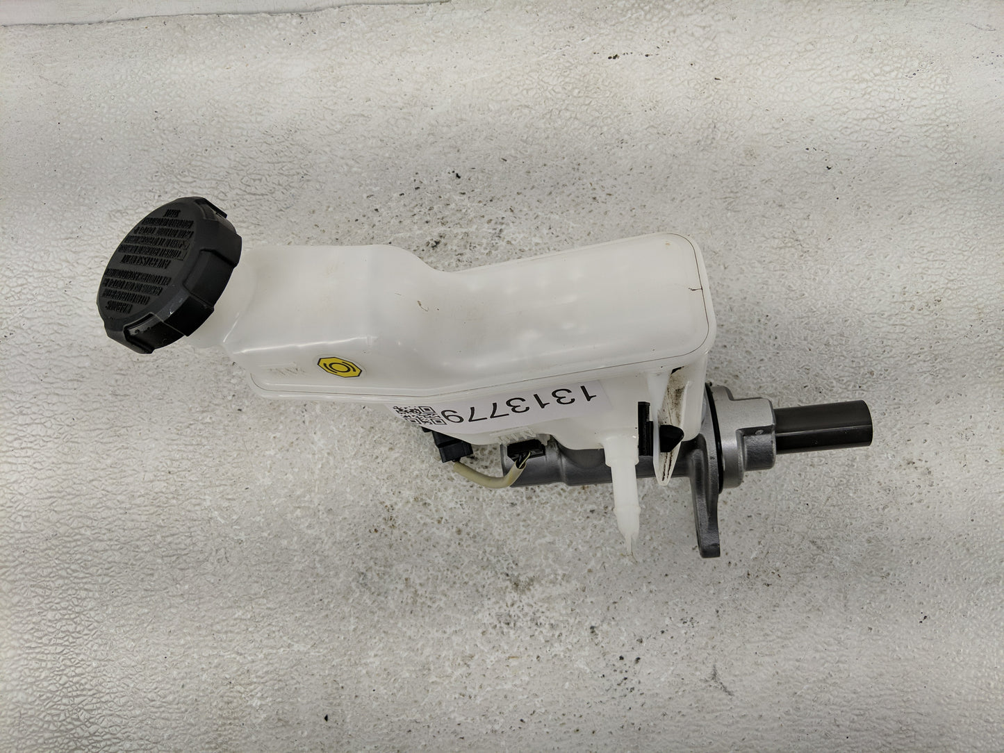 2022-2022 Hyundai Tucson Brake Master Cylinder 1313779 - Oemusedautoparts1.com