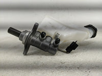 2022-2022 Hyundai Tucson Brake Master Cylinder 1313779 - Oemusedautoparts1.com