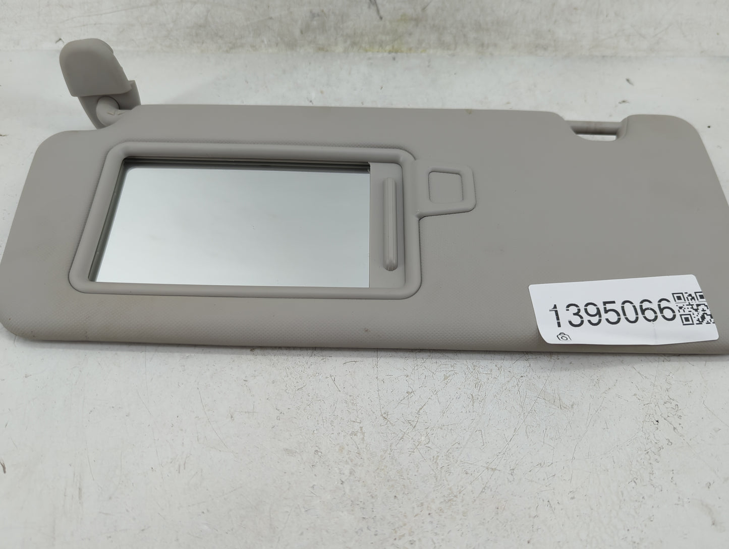 2022 Hyundai Tucson Sun Visor Shade Replacement Driver Left Mirror Fits OEM Used Auto Parts - Oemusedautoparts1.com