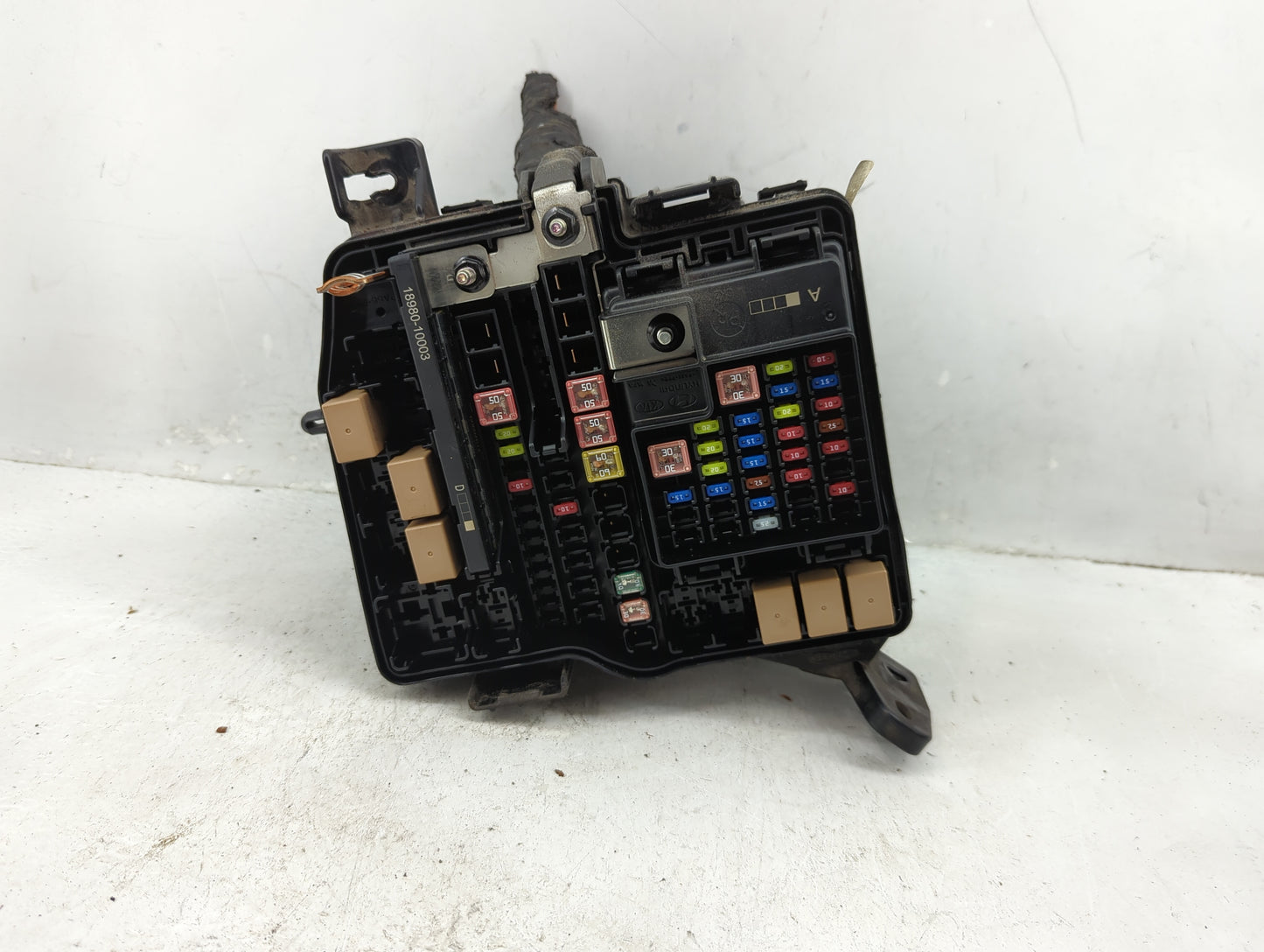 2022 Hyundai Tucson Fusebox Fuse Box Panel Relay Module Fits OEM Used Auto Parts - Oemusedautoparts1.com