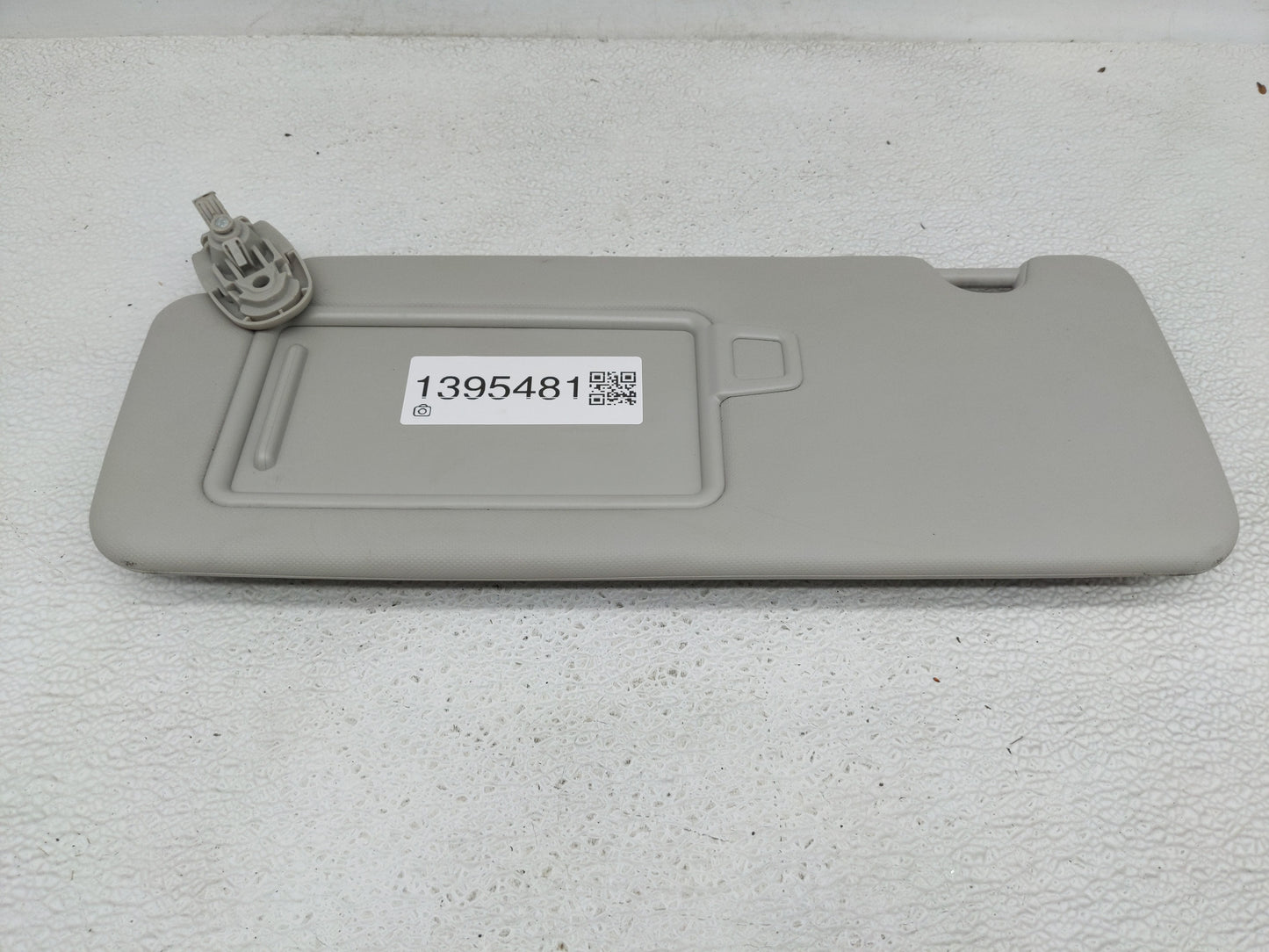 2022 Hyundai Tucson Sun Visor Shade Replacement Driver Left Mirror Fits OEM Used Auto Parts - Oemusedautoparts1.com