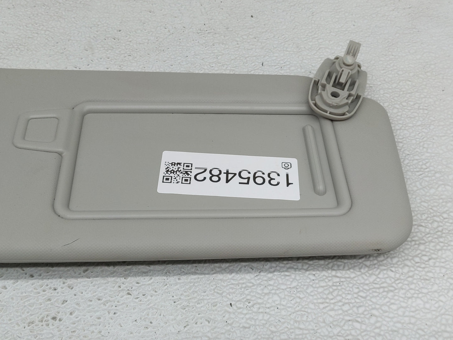 2022 Hyundai Tucson Sun Visor Shade Replacement Passenger Right Mirror Fits OEM Used Auto Parts - Oemusedautoparts1.com