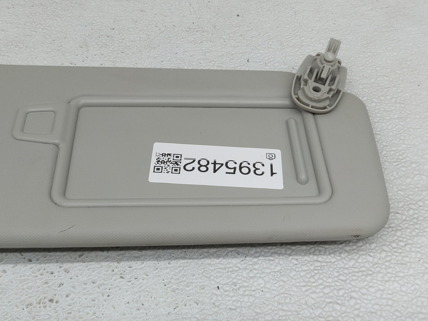 2022 Hyundai Tucson Sun Visor Shade Replacement Passenger Right Mirror Fits OEM Used Auto Parts - Oemusedautoparts1.com