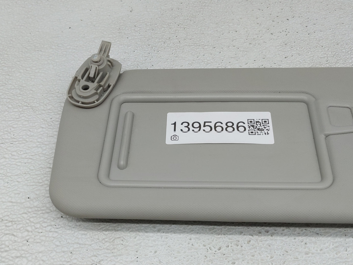 2022 Hyundai Tucson Sun Visor Shade Replacement Driver Left Mirror Fits OEM Used Auto Parts - Oemusedautoparts1.com