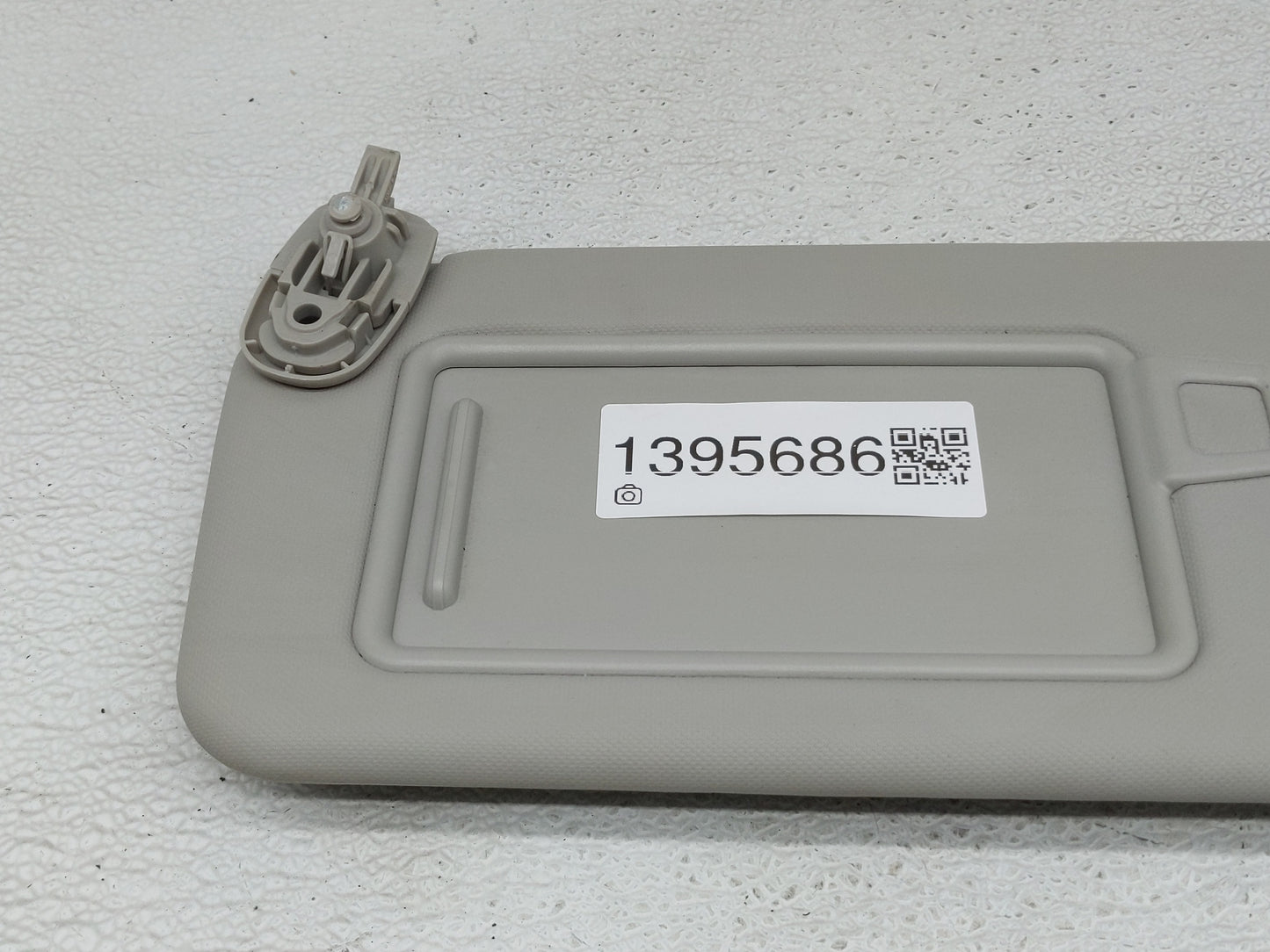 2022 Hyundai Tucson Sun Visor Shade Replacement Driver Left Mirror Fits OEM Used Auto Parts - Oemusedautoparts1.com