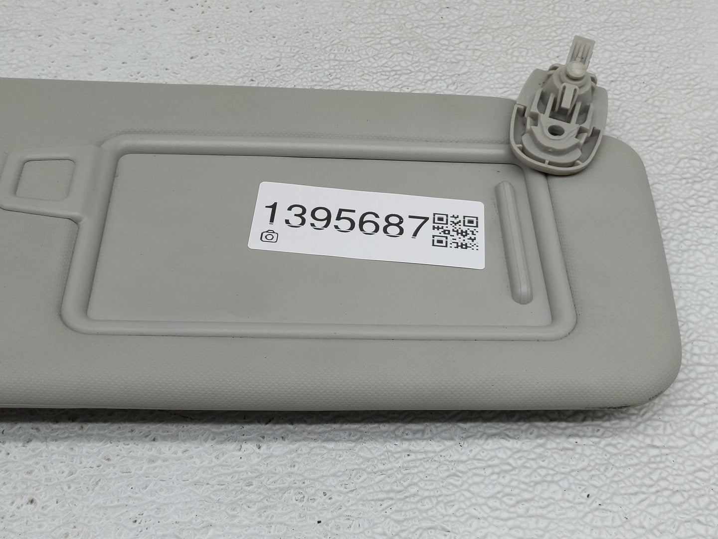 2022 Hyundai Tucson Sun Visor Shade Replacement Passenger Right Mirror Fits OEM Used Auto Parts - Oemusedautoparts1.com